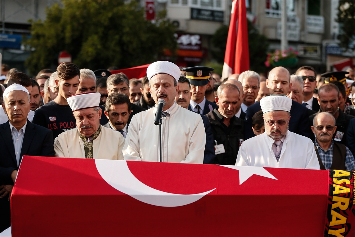 İzmir şehidini uğurladı
