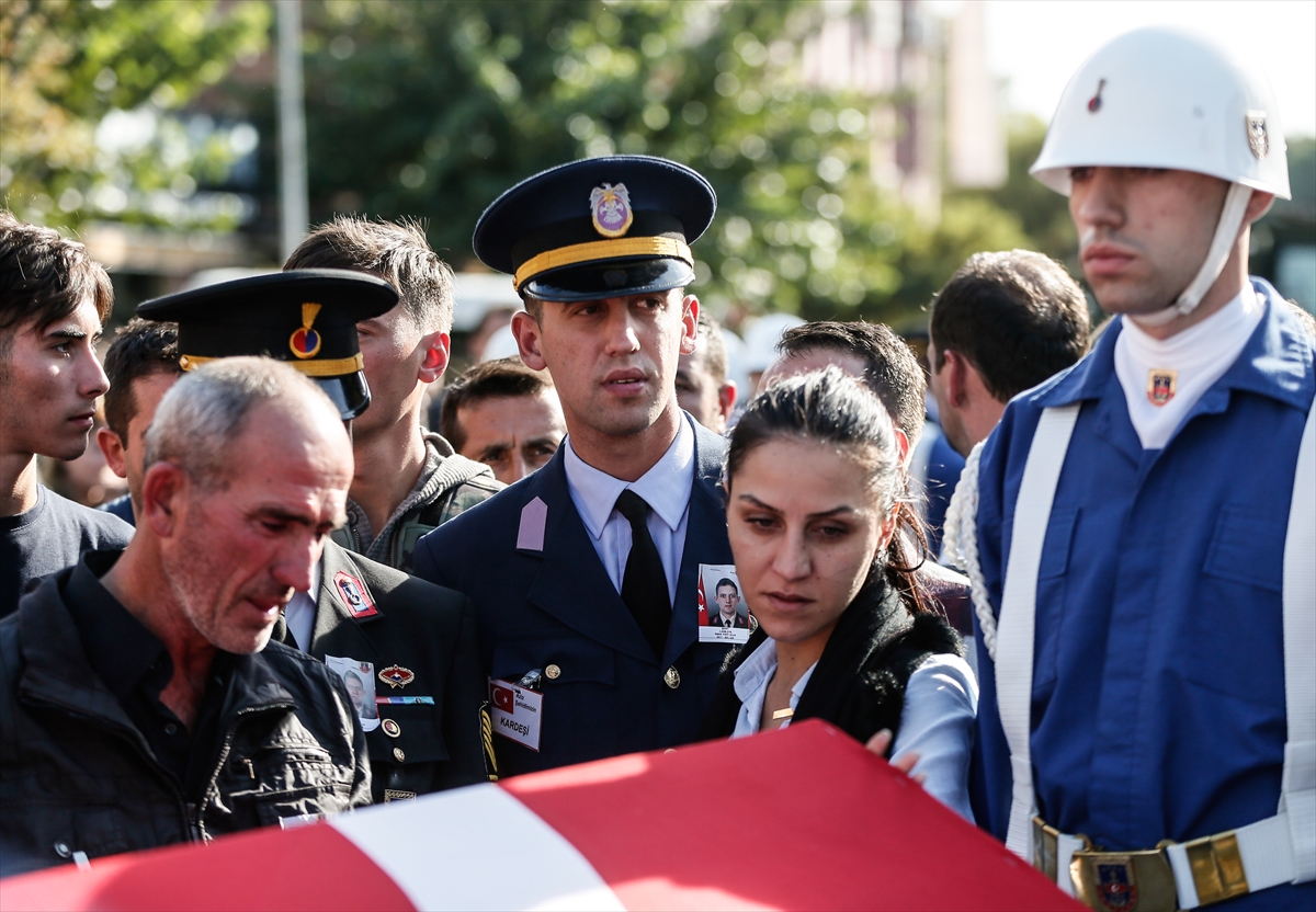 İzmir şehidini uğurladı