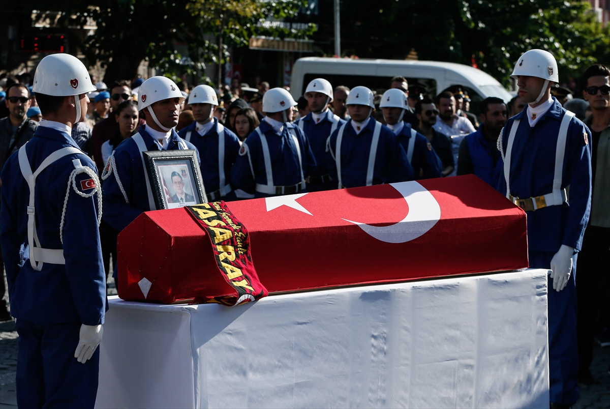 İzmir şehidini uğurladı
