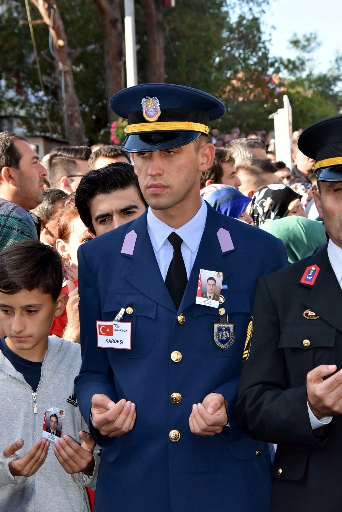 İzmir şehidini uğurladı
