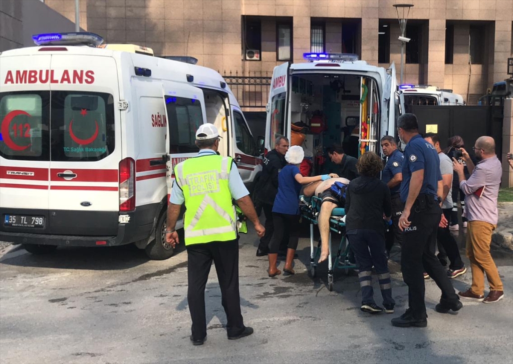 İzmir Adliyesi'nde gaz paniği