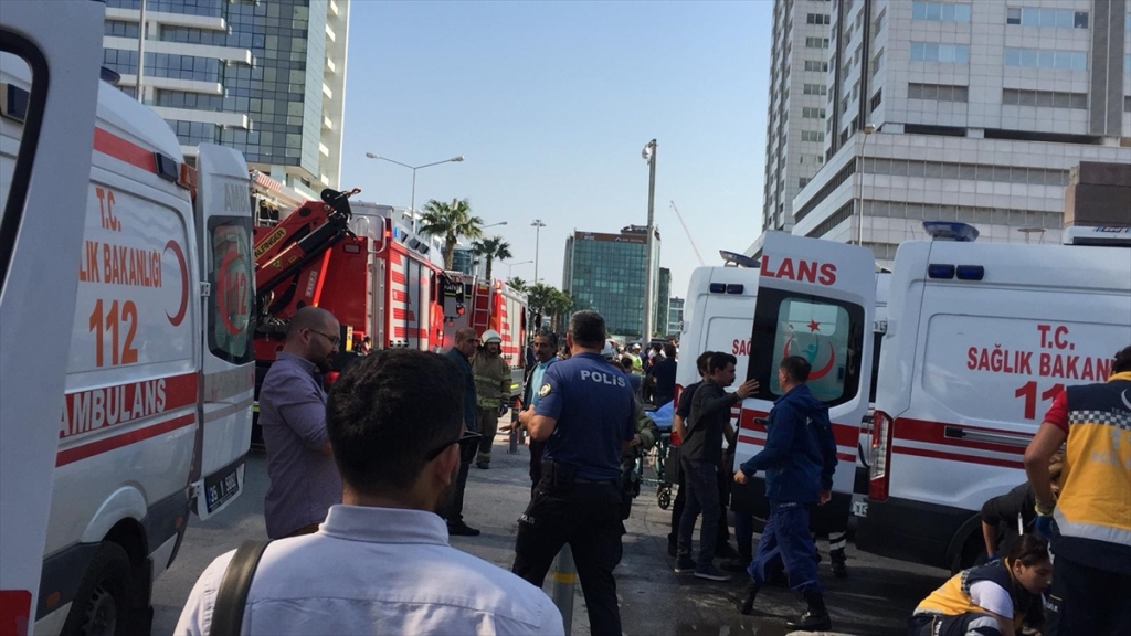 İzmir Adliyesi'nde gaz paniği