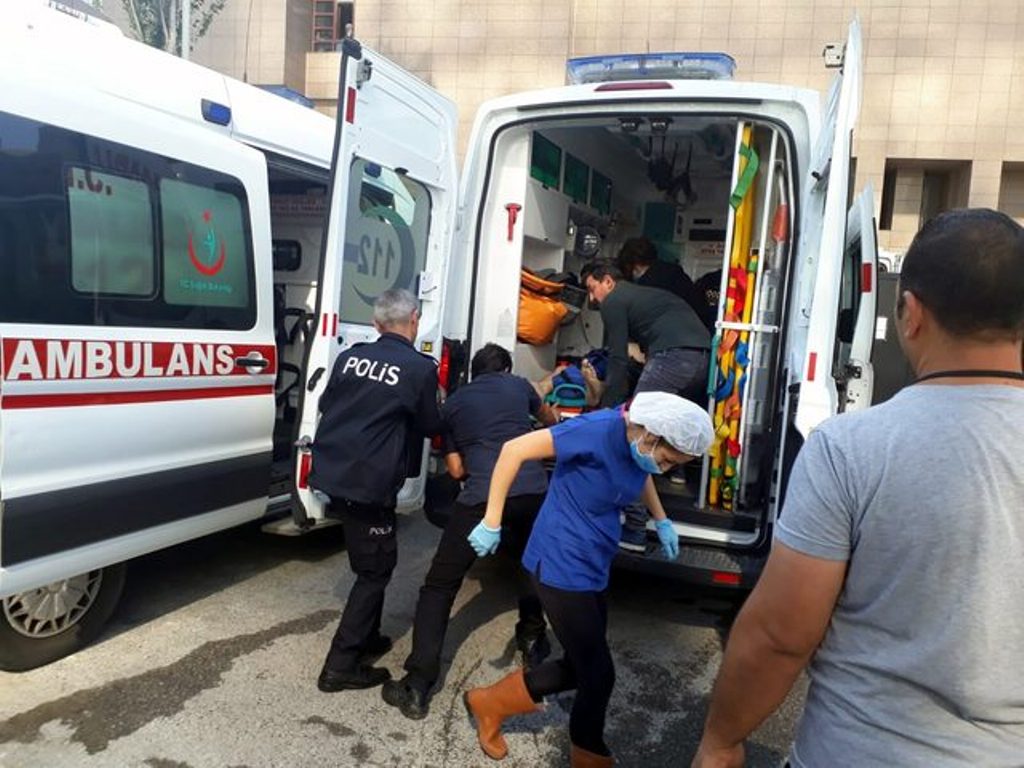 İzmir Adliyesi'nde gaz paniği