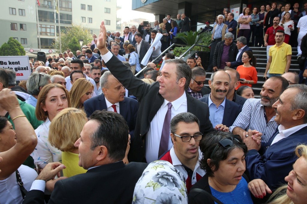 Piriştina ikinci dönem için yola çıktı