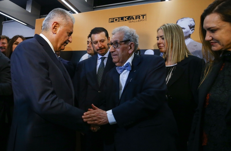 Atatürk sergisini Yıldırım açtı