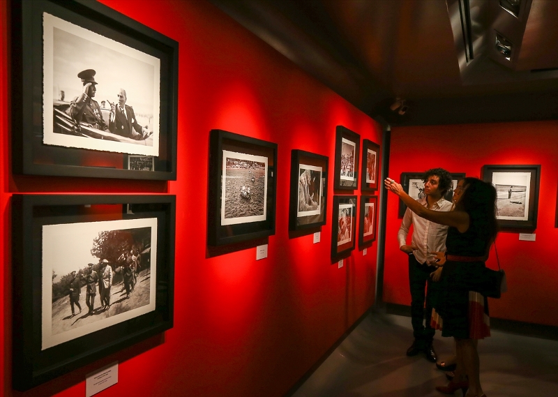 Atatürk sergisini Yıldırım açtı