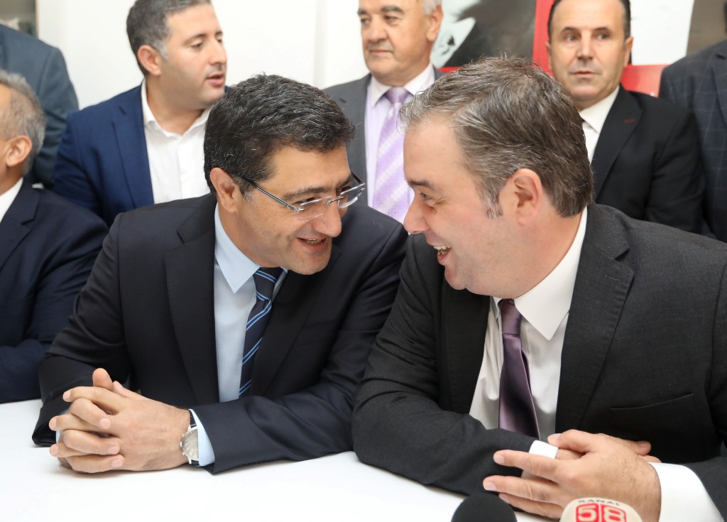 Piriştina ikinci dönem için yola çıktı