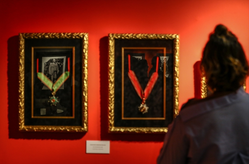 Atatürk sergisini Yıldırım açtı