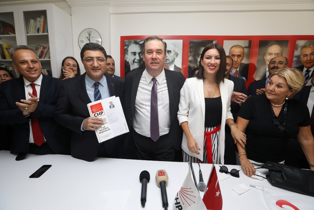 Piriştina ikinci dönem için yola çıktı