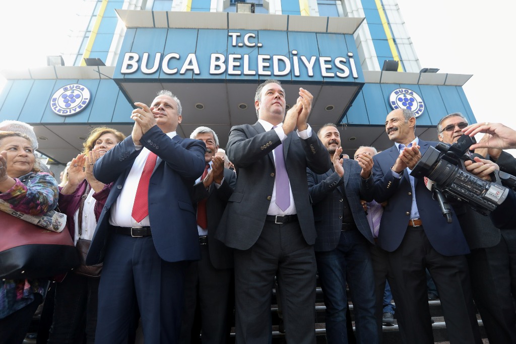 Piriştina ikinci dönem için yola çıktı