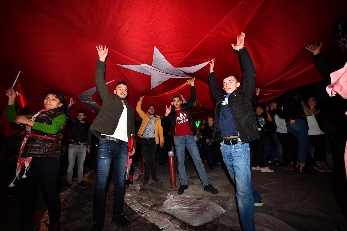 Yer gök Cumhuriyet ışığıyla aydınlandı!
