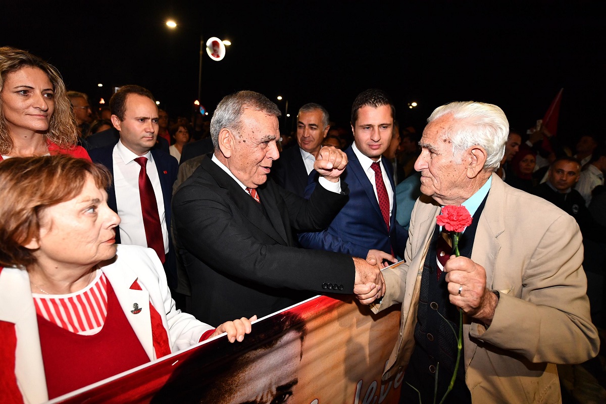 Yer gök Cumhuriyet ışığıyla aydınlandı!