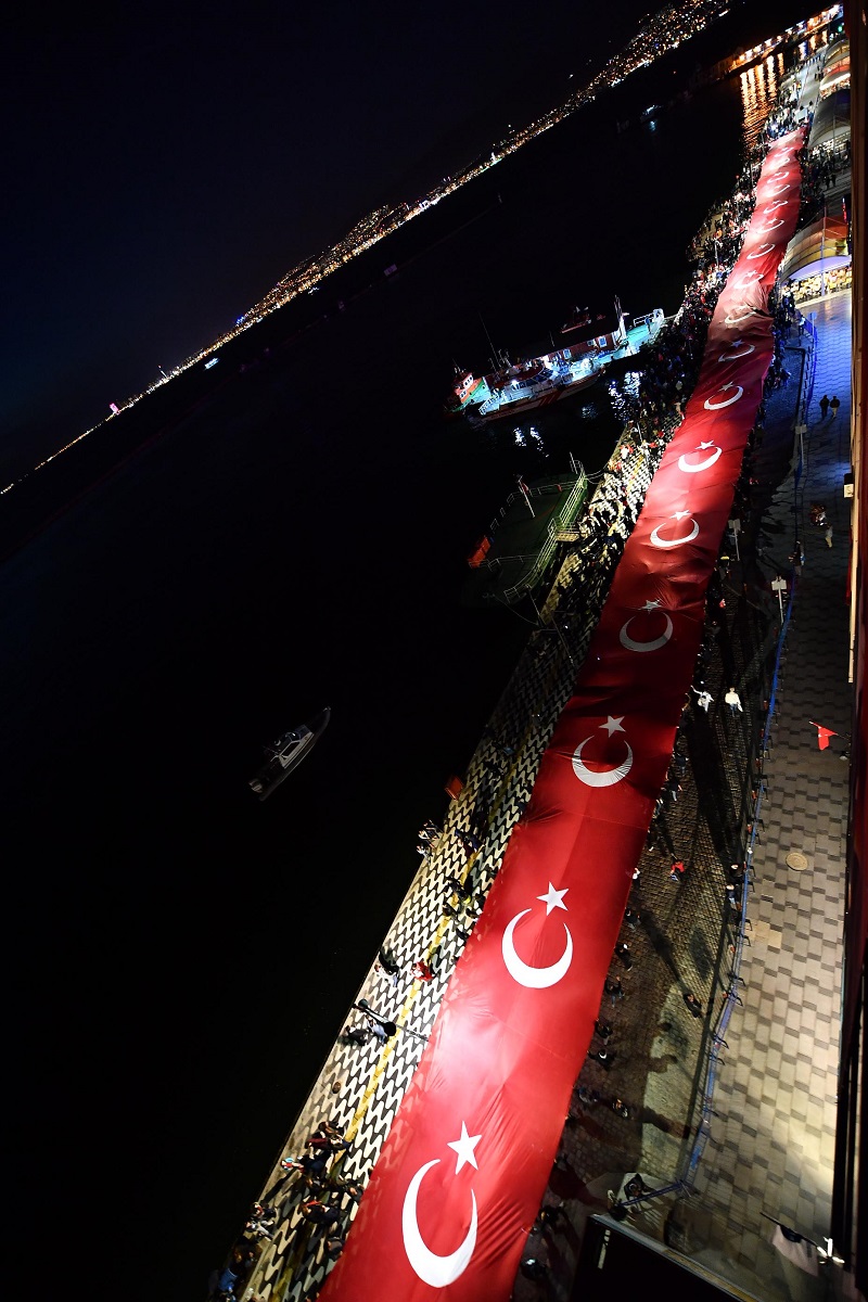 Yer gök Cumhuriyet ışığıyla aydınlandı!