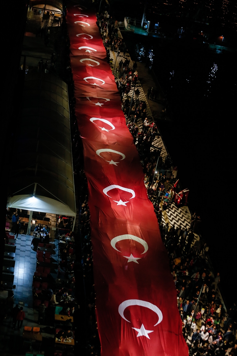 Yer gök Cumhuriyet ışığıyla aydınlandı!