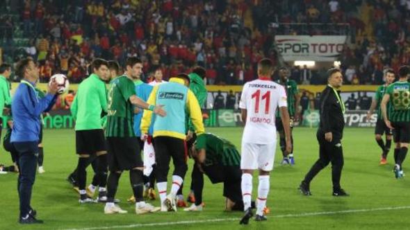 Akhisarspor-Göztepe mücadelesinden kareler