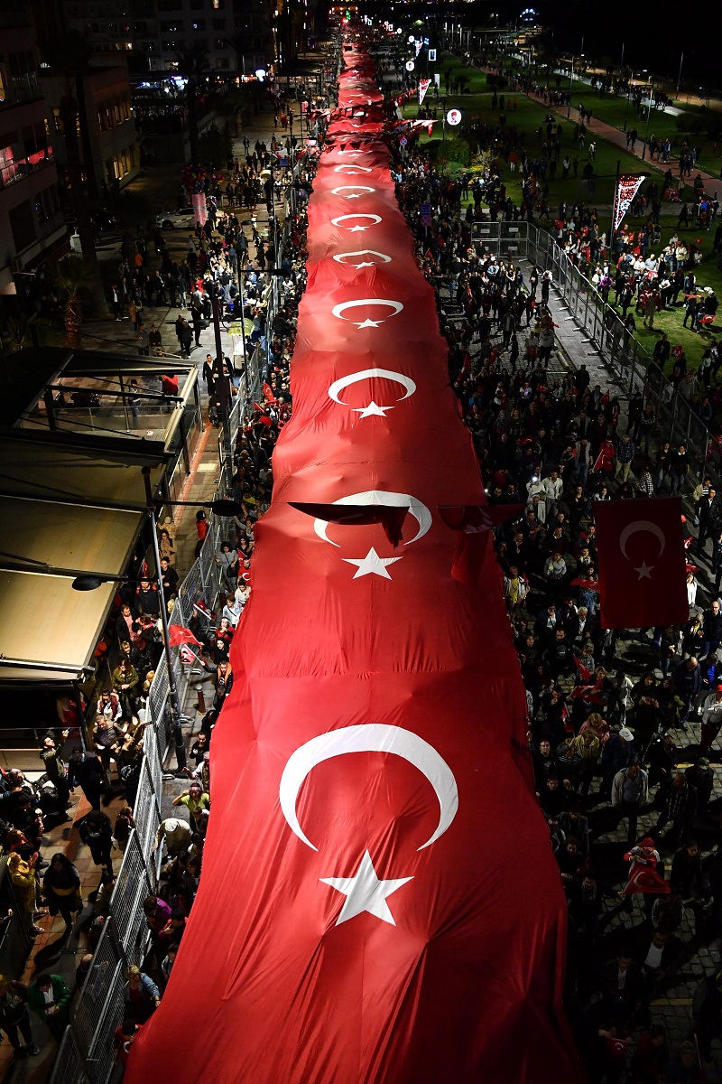 Yer gök Cumhuriyet ışığıyla aydınlandı!