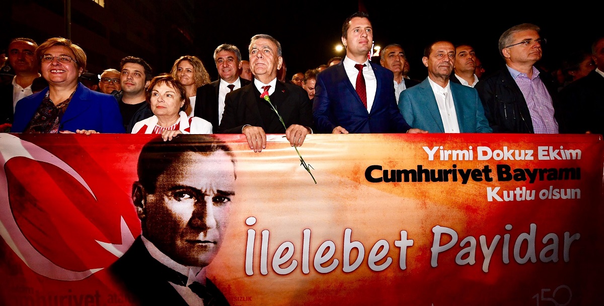 Yer gök Cumhuriyet ışığıyla aydınlandı!