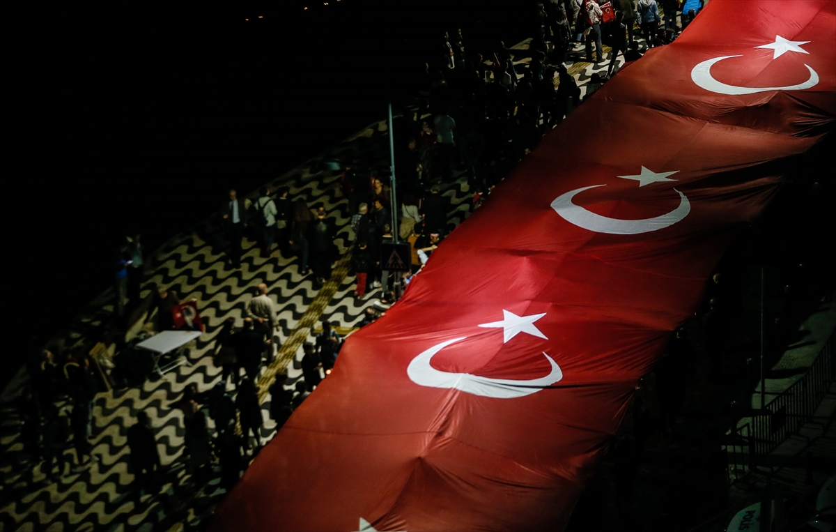 Yer gök Cumhuriyet ışığıyla aydınlandı!