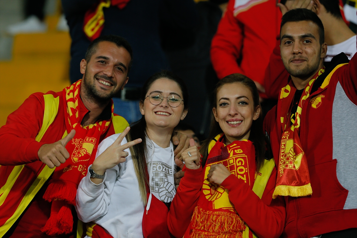 Akhisarspor-Göztepe mücadelesinden kareler
