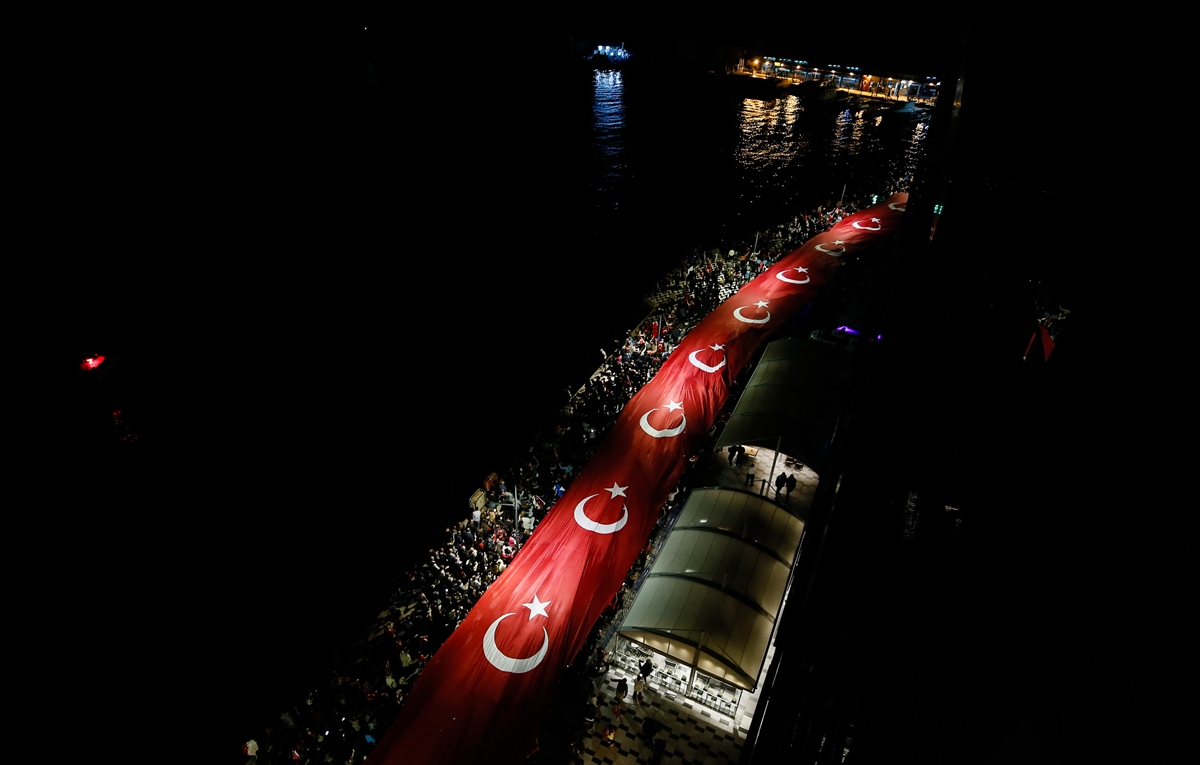 Yer gök Cumhuriyet ışığıyla aydınlandı!