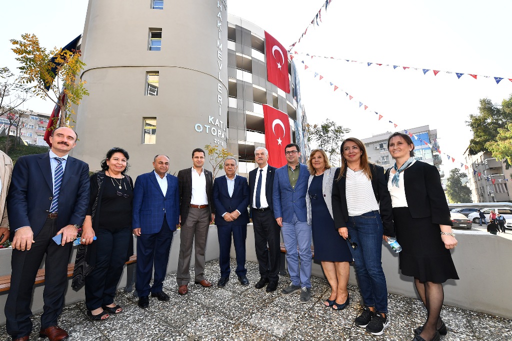 Körfez manzaralı otopark açıldı