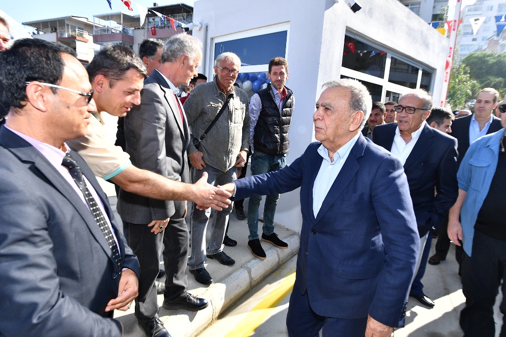 Körfez manzaralı otopark açıldı