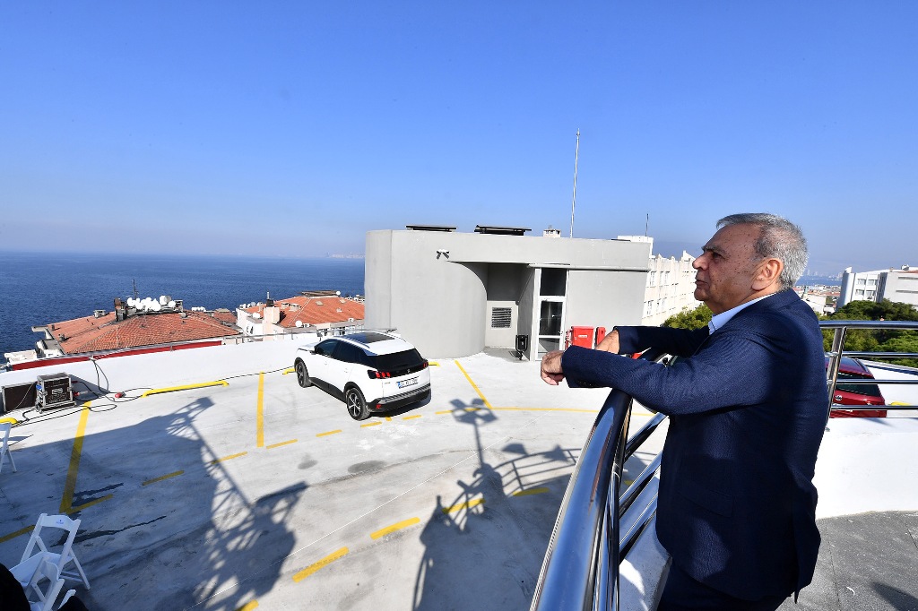 Körfez manzaralı otopark açıldı