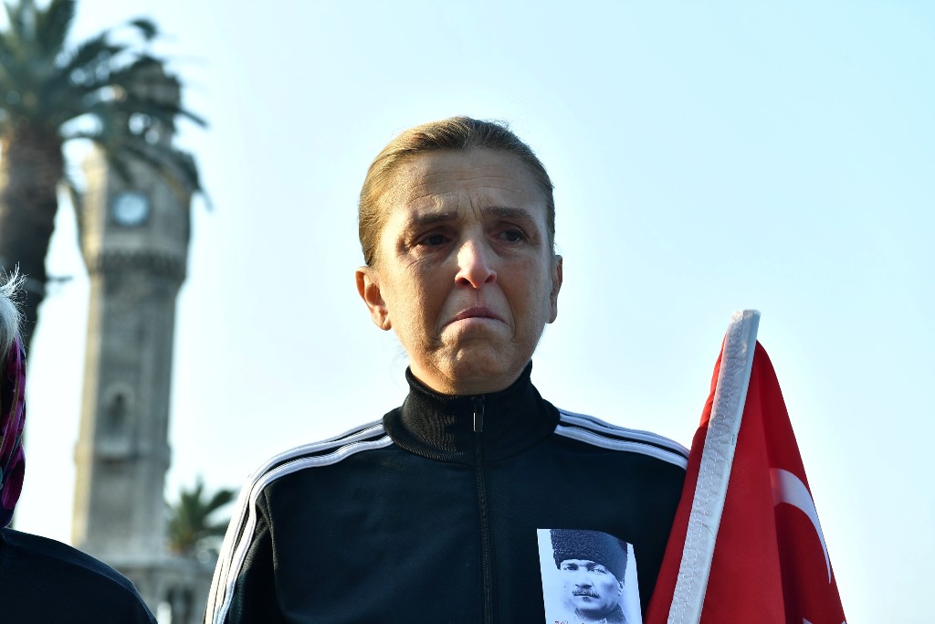 Saat 09:05'te İzmir'de hayat durdu...