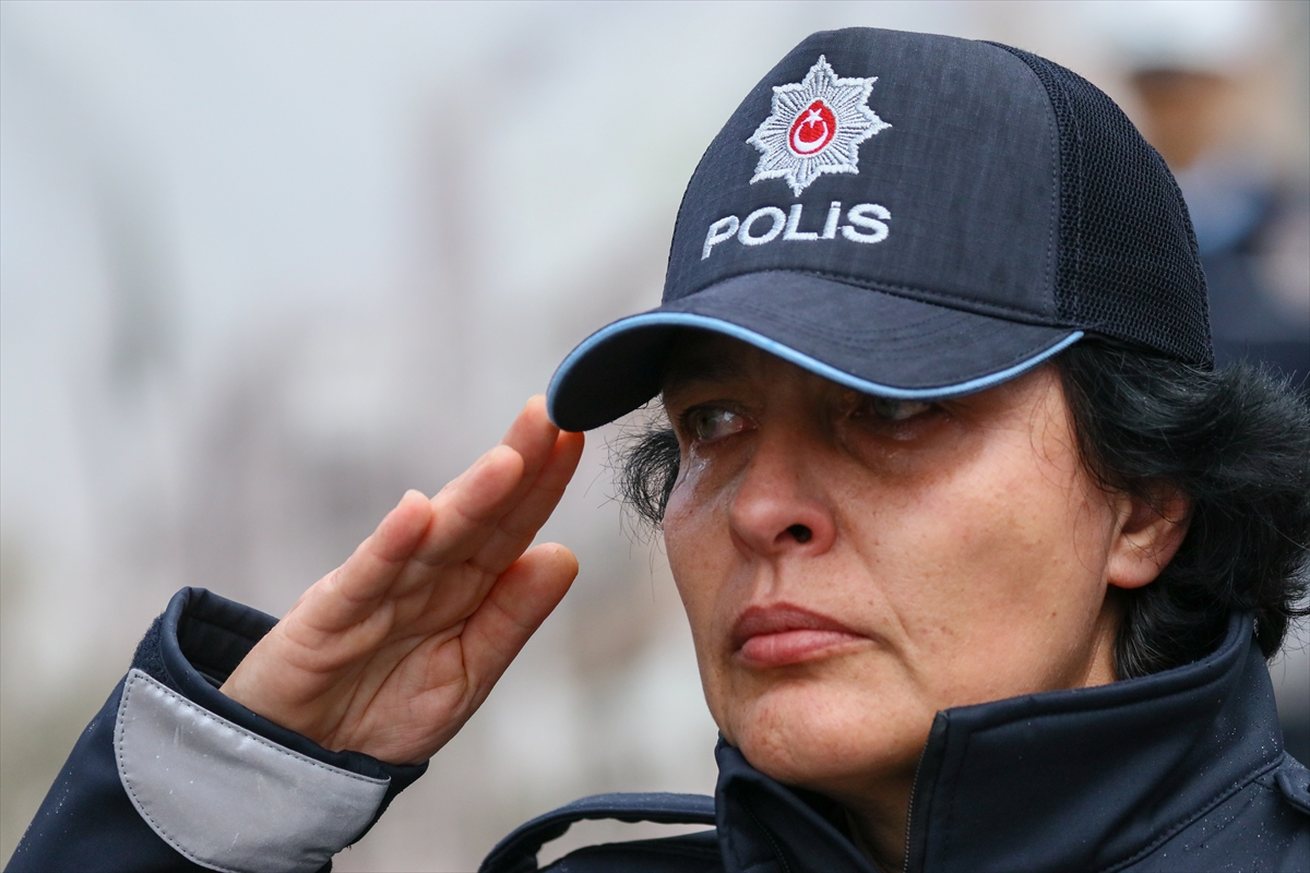 Şehit polise acı veda...