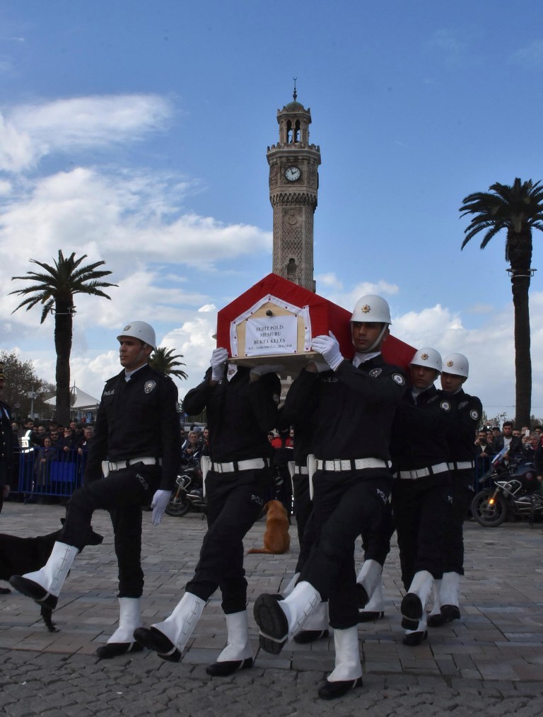 Şehit polise acı veda...