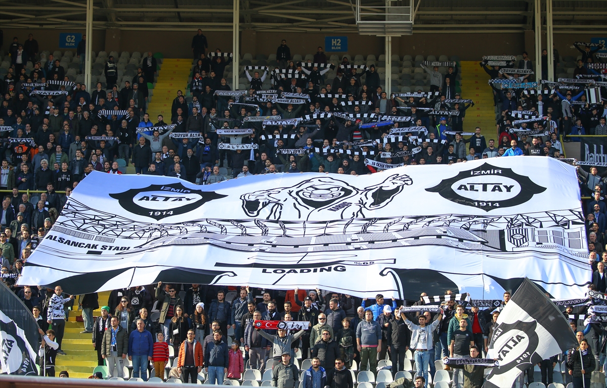 İzmir derbisinden kareler