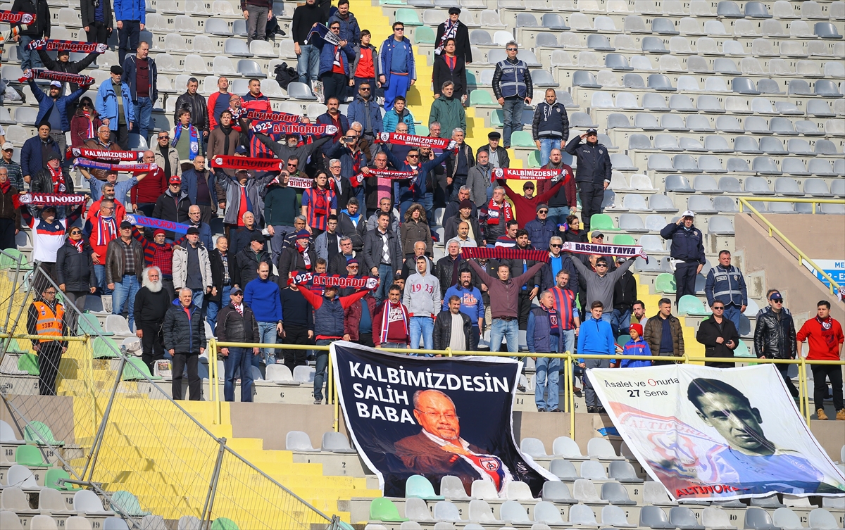 İzmir derbisinden kareler