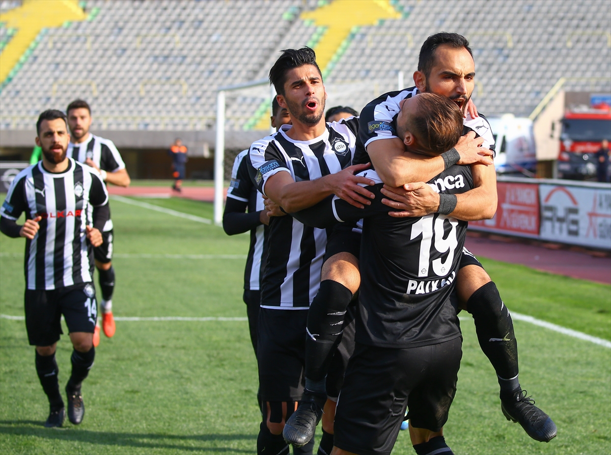 İzmir derbisinden kareler