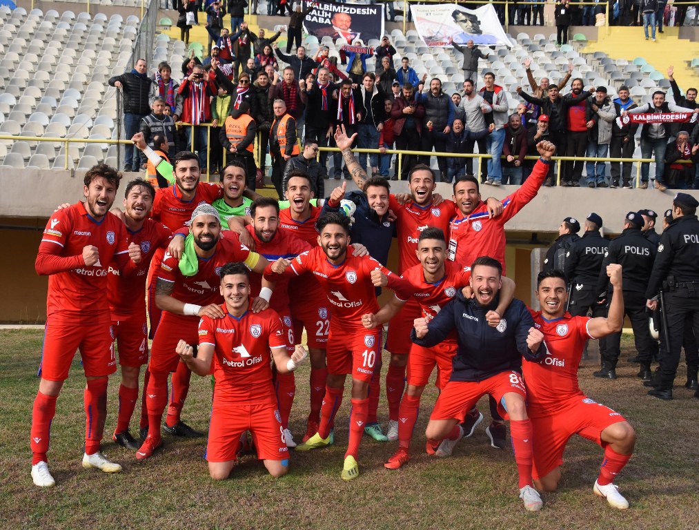 İzmir derbisinden kareler