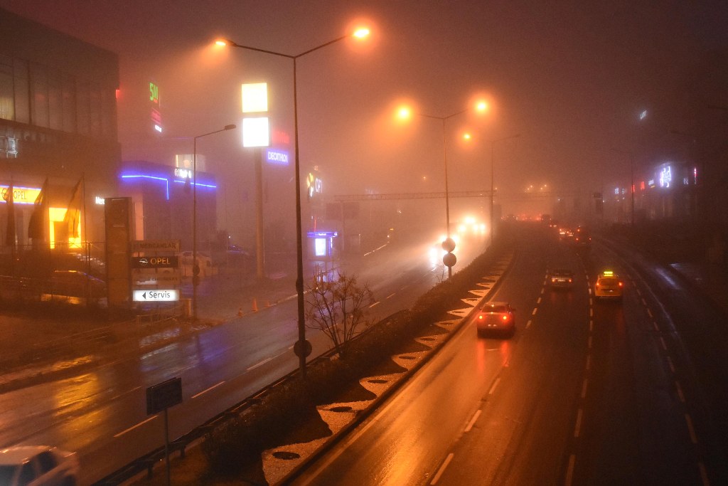 İzmir'de sis etkili oldu!