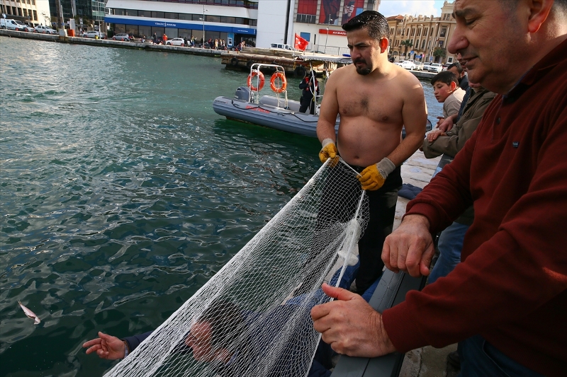 İzmir'de pelikan operasyonu