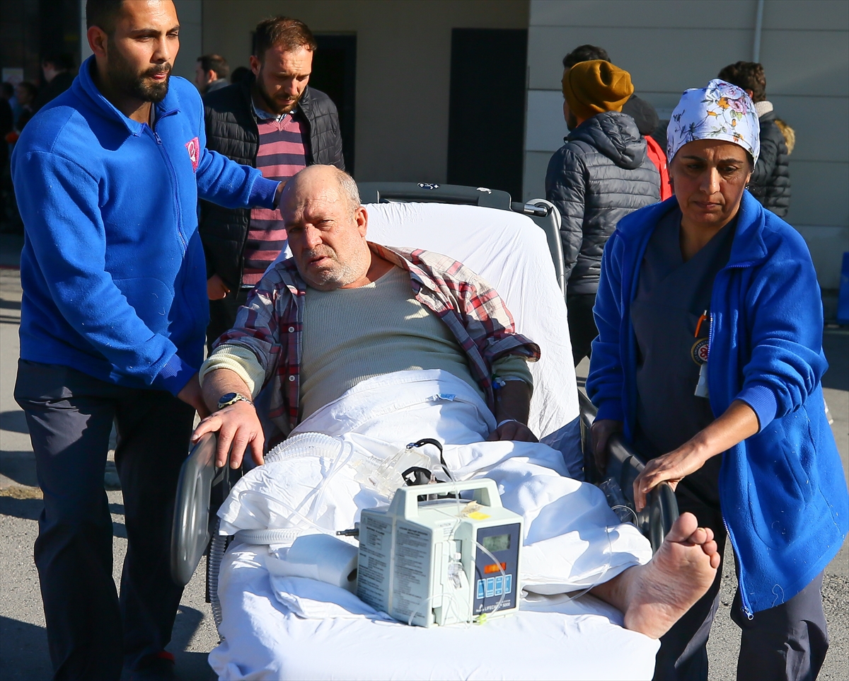 İzmir'de hastanede yangın paniği