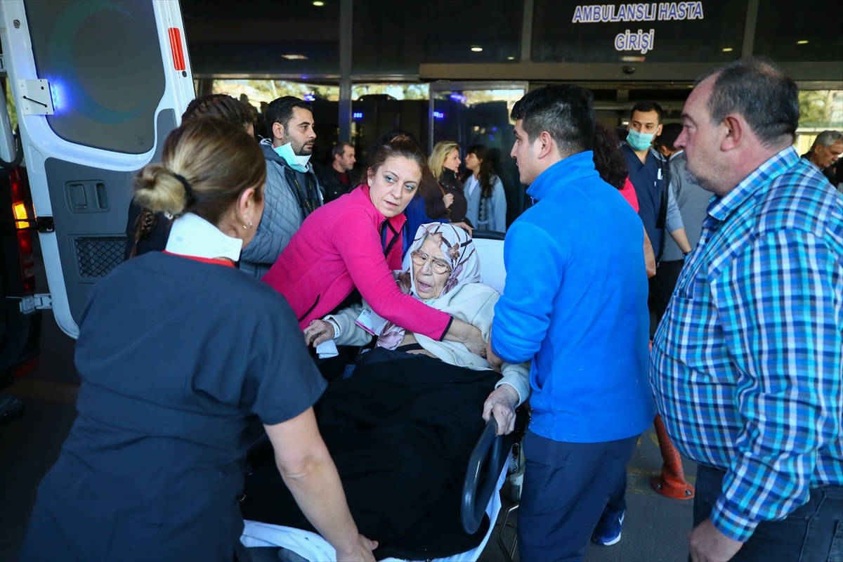 İzmir'de hastanede yangın paniği
