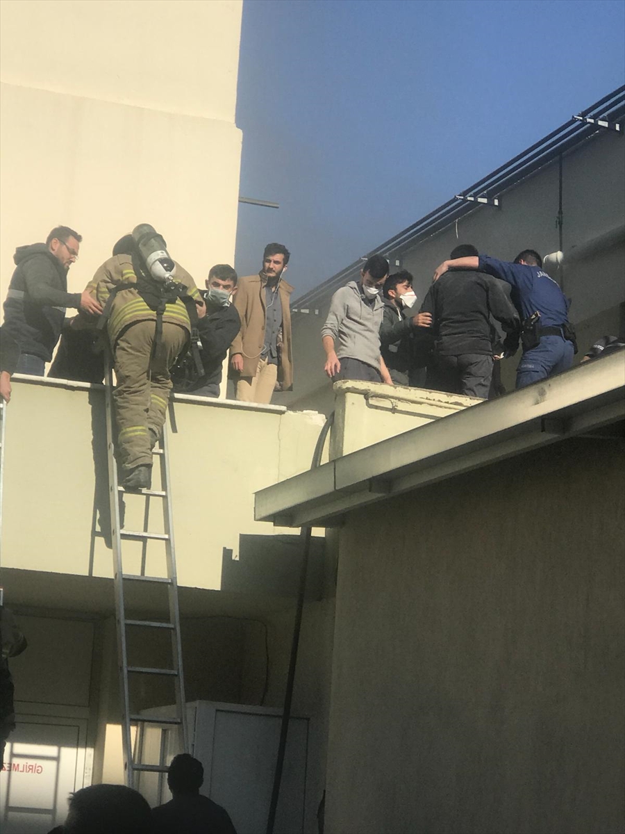 İzmir'de hastanede yangın paniği