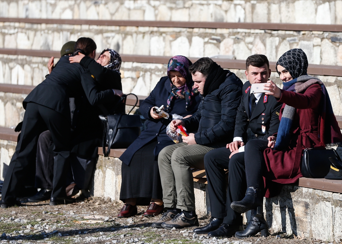 Güven verdiler... Foça'da astsubaylar mezun oldu