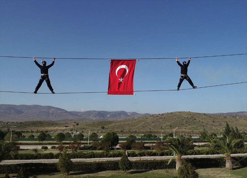 Güven verdiler... Foça'da astsubaylar mezun oldu