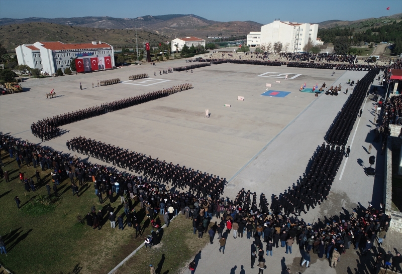 Güven verdiler... Foça'da astsubaylar mezun oldu