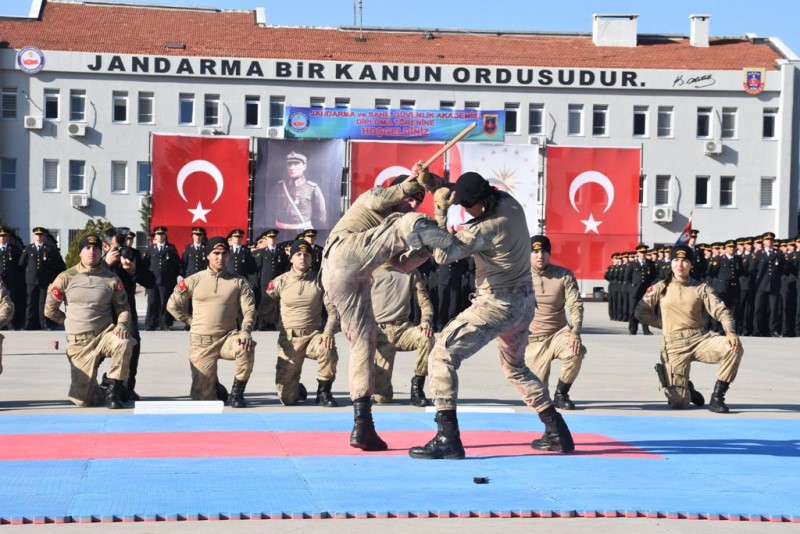 Güven verdiler... Foça'da astsubaylar mezun oldu