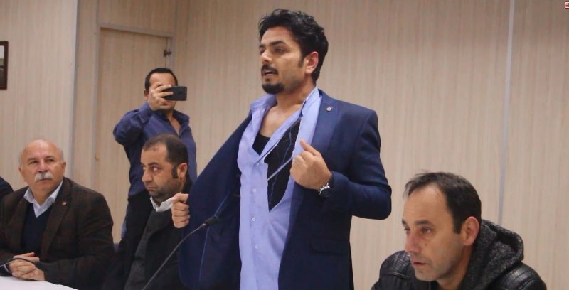 Büyükşehir önünde gergin anlar