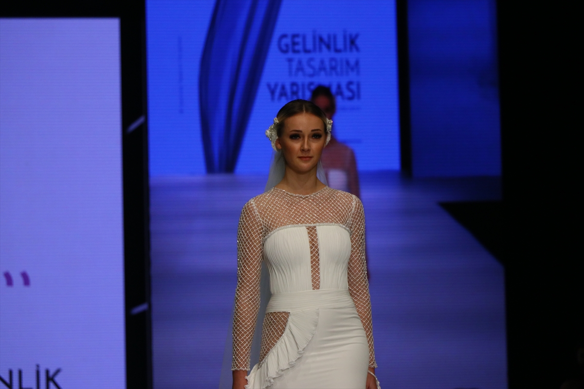 Gelinlikler büyüledi!