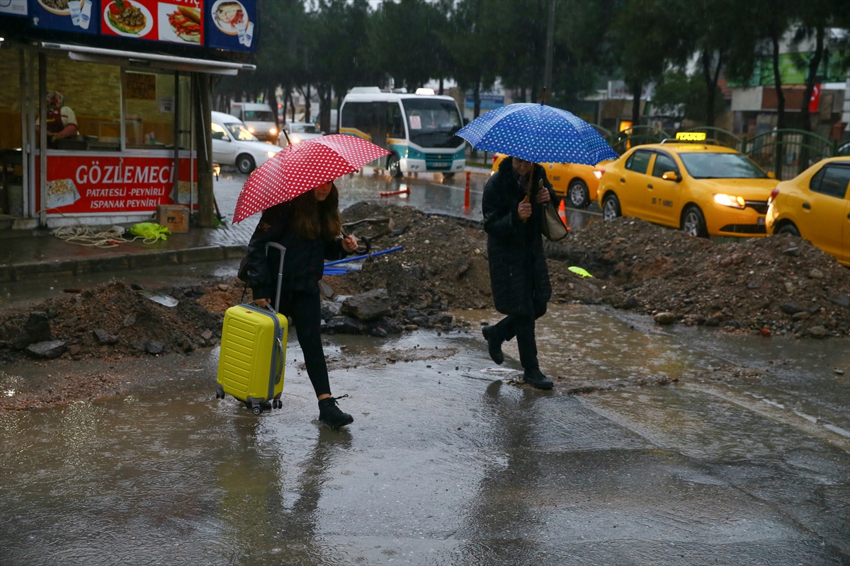 İzmir yağmura teslim!