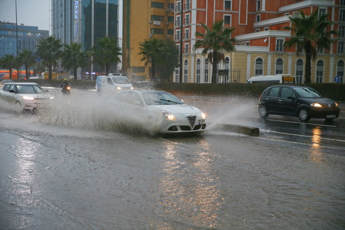 İzmir yağmura teslim!