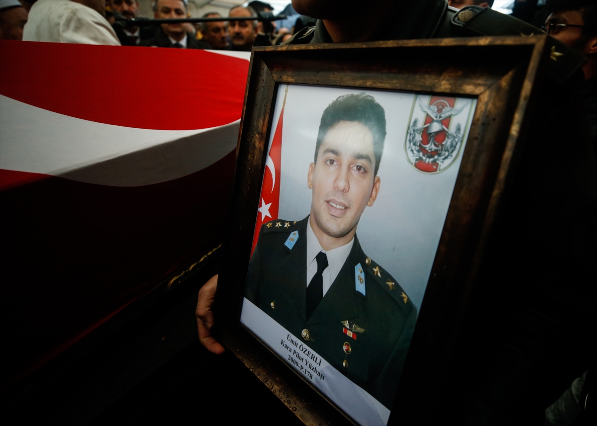 Şehit Pilot Yüzbaşı Ümit Özerli son yolculuğuna uğurlandı!