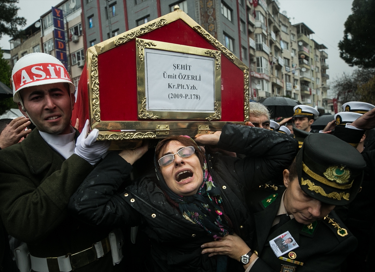 Şehit Pilot Yüzbaşı Ümit Özerli son yolculuğuna uğurlandı!