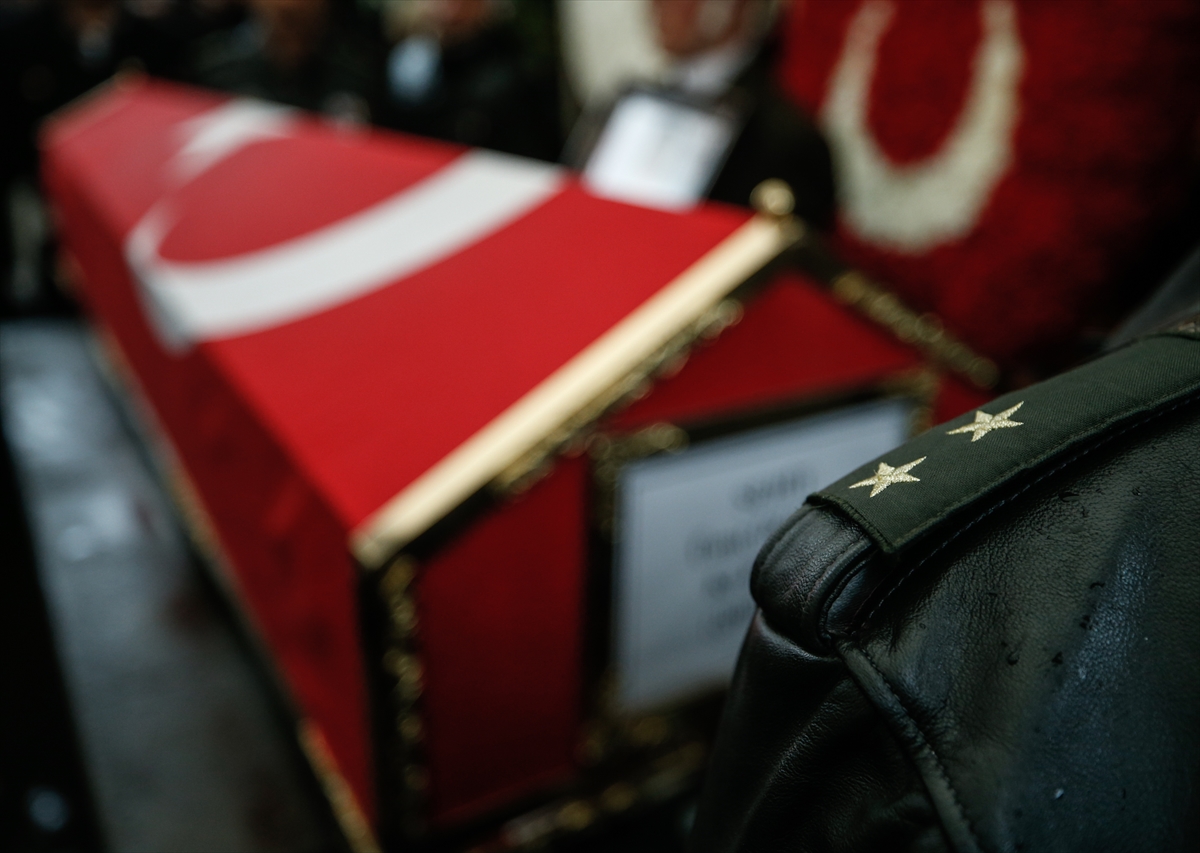 Şehit Pilot Yüzbaşı Ümit Özerli son yolculuğuna uğurlandı!